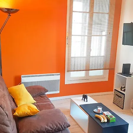 28m2 Avec Balcon, Tres Proche De La *