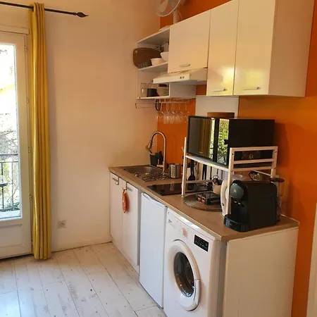 Apartamento 28m2 Avec Balcon, Tres Proche De La