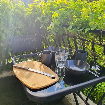 28m2 Avec Balcon, Tres Proche De La *