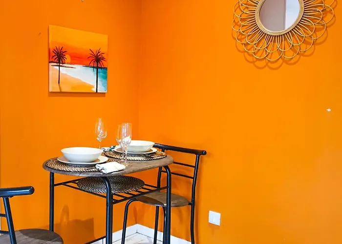 28m2 Avec Balcon, Tres Proche De La * Saint-Laurent-du-Var