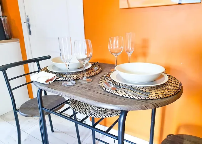 28m2 Avec Balcon, Tres Proche De La Saint-Laurent-du-Var