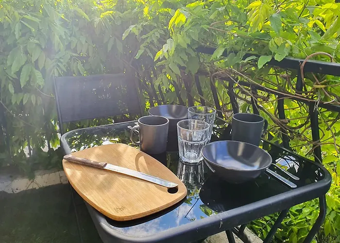 28m2 Avec Balcon, Tres Proche De La *